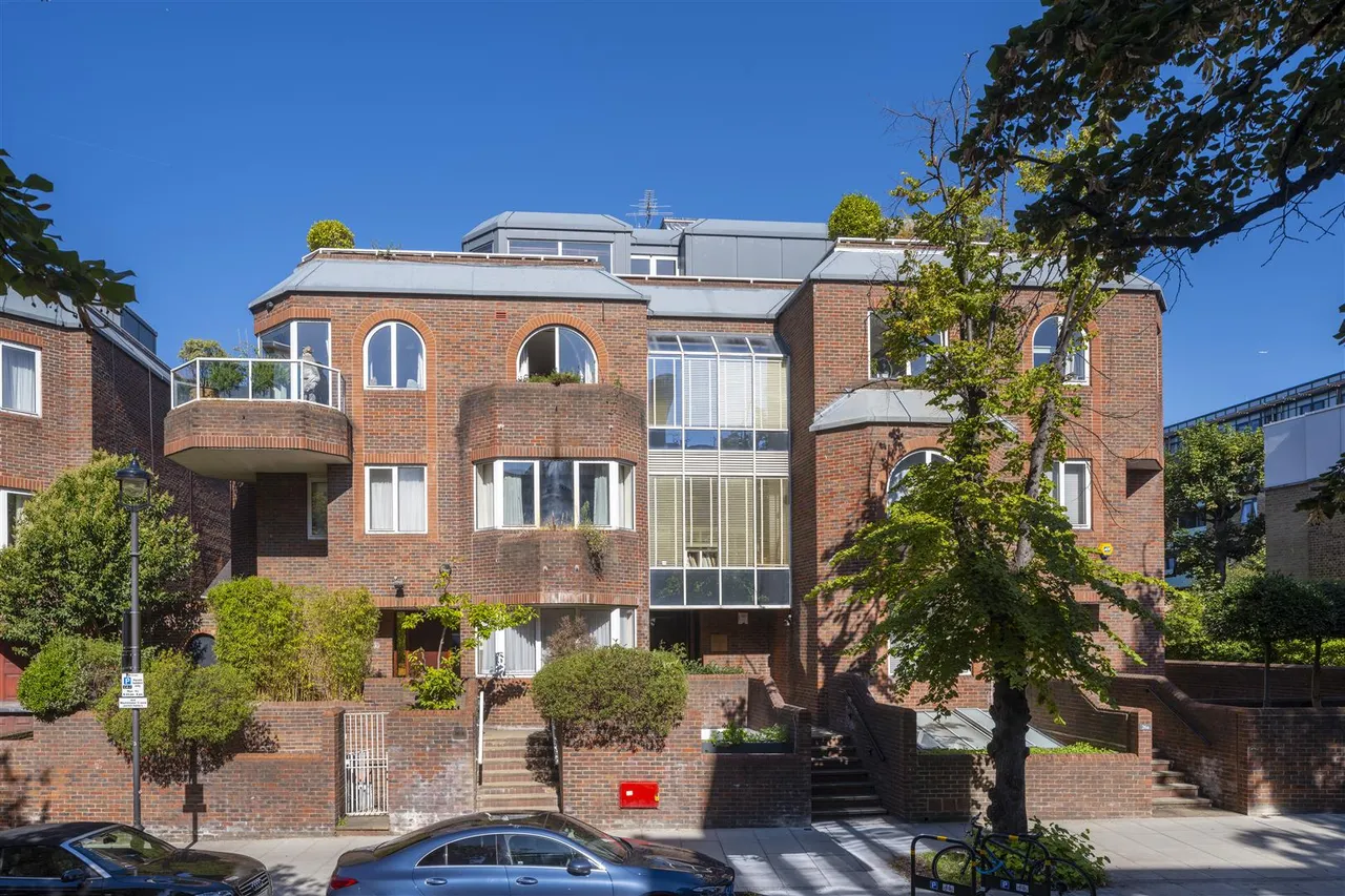4 bed flat for sale — Avenue Road, St John’s Wood, London, NW8 7QB