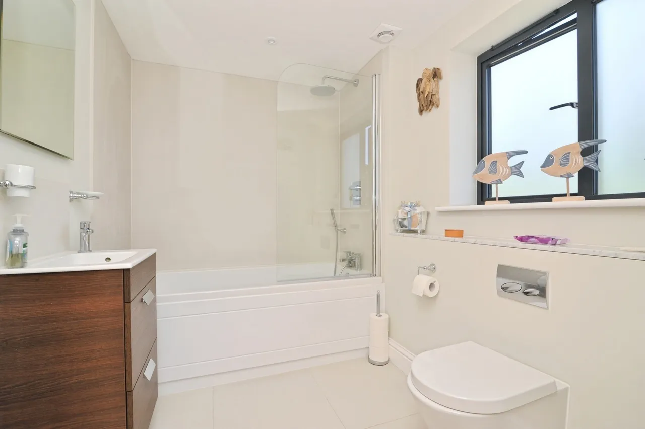 Cripps Corner Road, Staplecross, TN32, photo 11