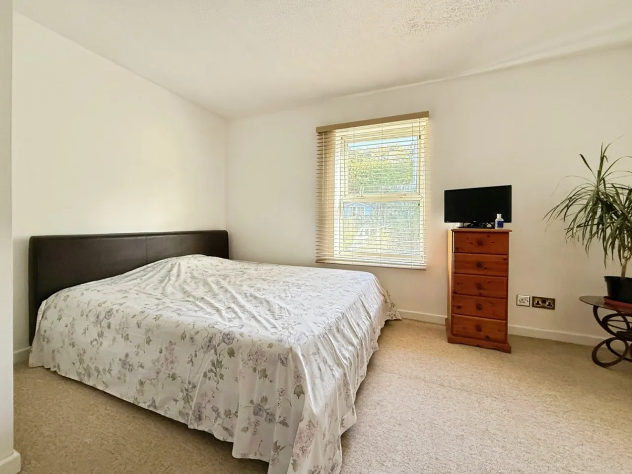 London Road, Thrupp, GL5, photo 10