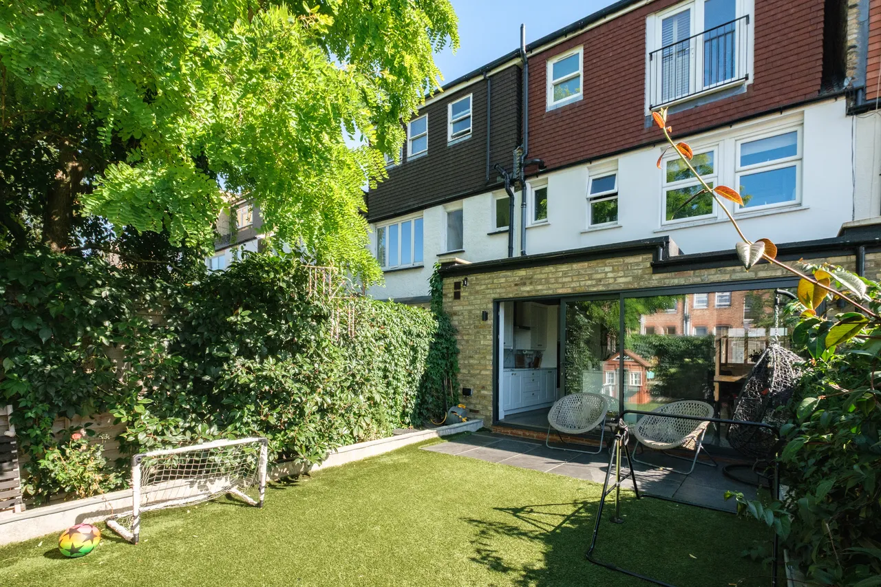 Fairlawn Avenue, London, N2, photo 23
