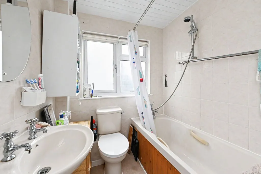 Albion Road, Pitstone, LU7, photo 9