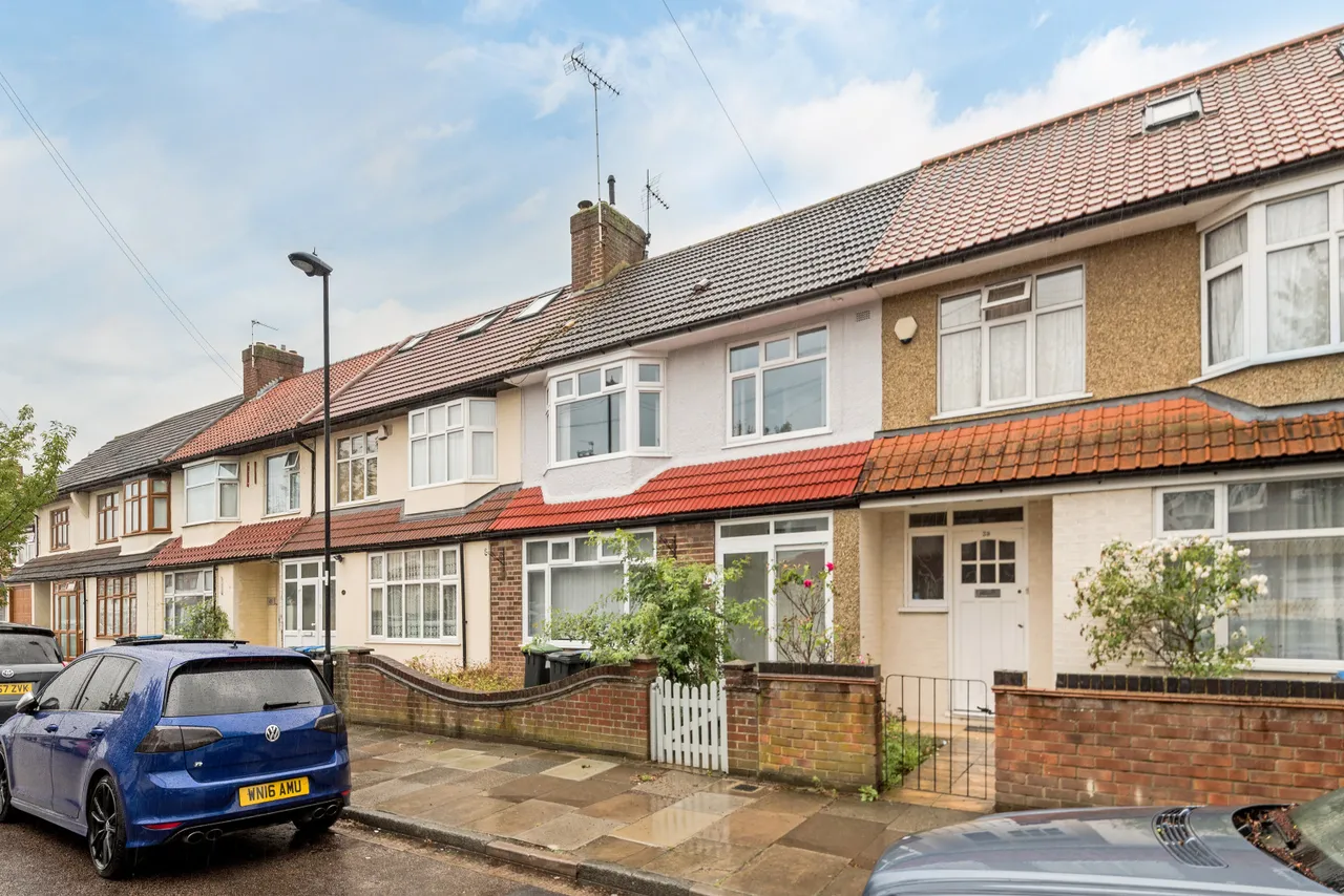 4 bed house to rent, Cedar Avenue, Enfield, EN3