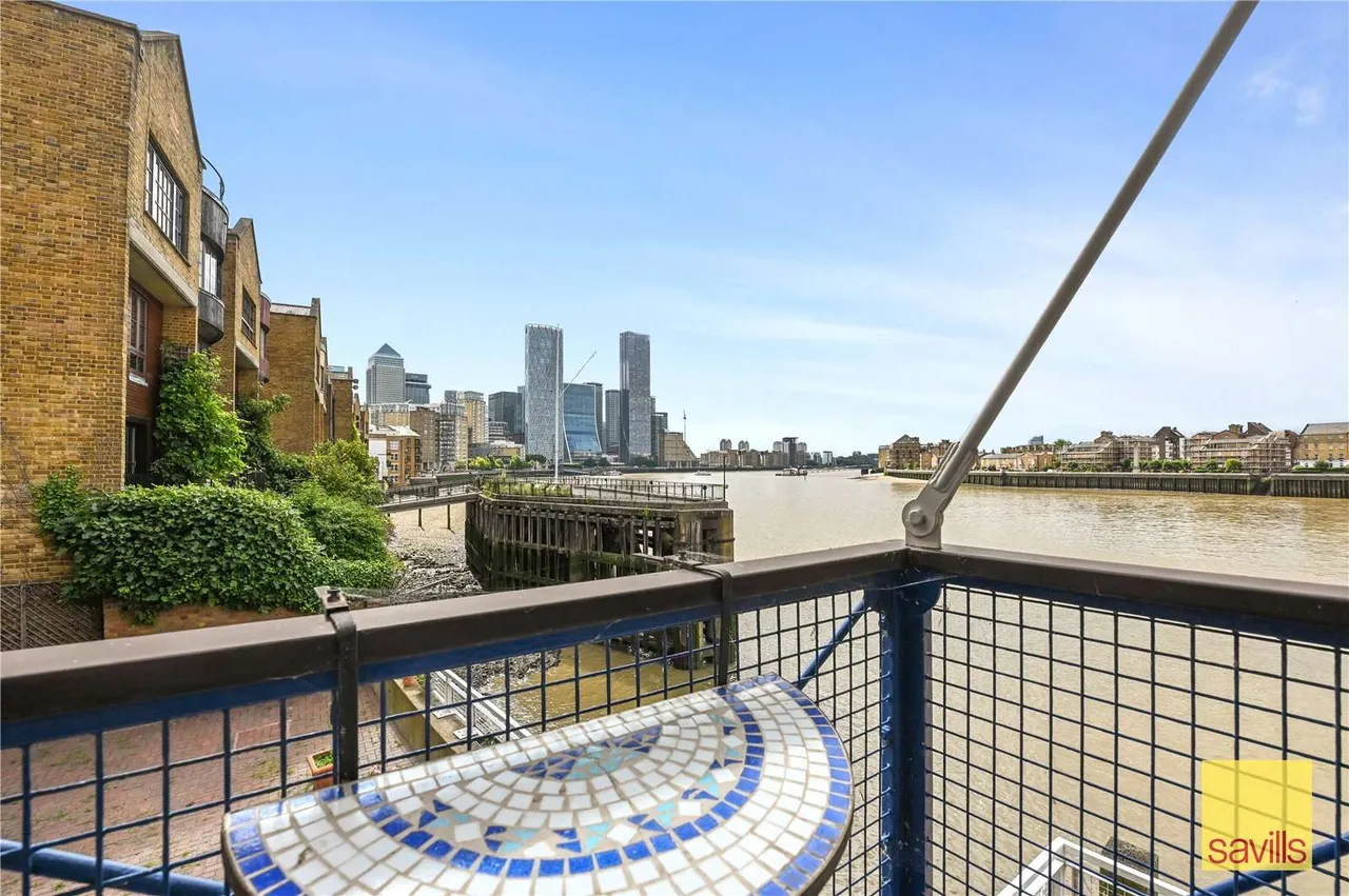 1 bed flat for sale — Papermill Wharf, 50 Narrow Street, Limehouse, London, E14 8BZ