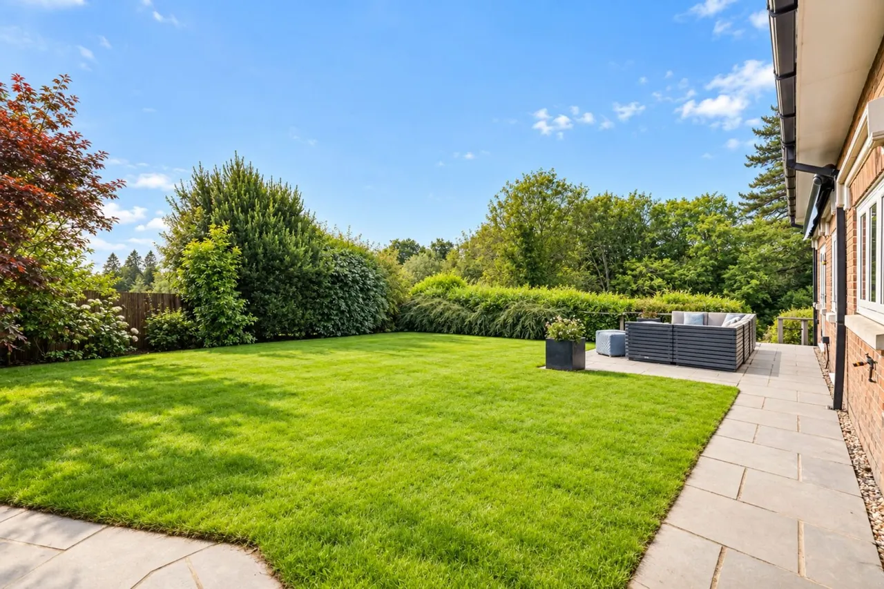 Stonelands Selsfield Road, East Grinstead, RH19, photo 25