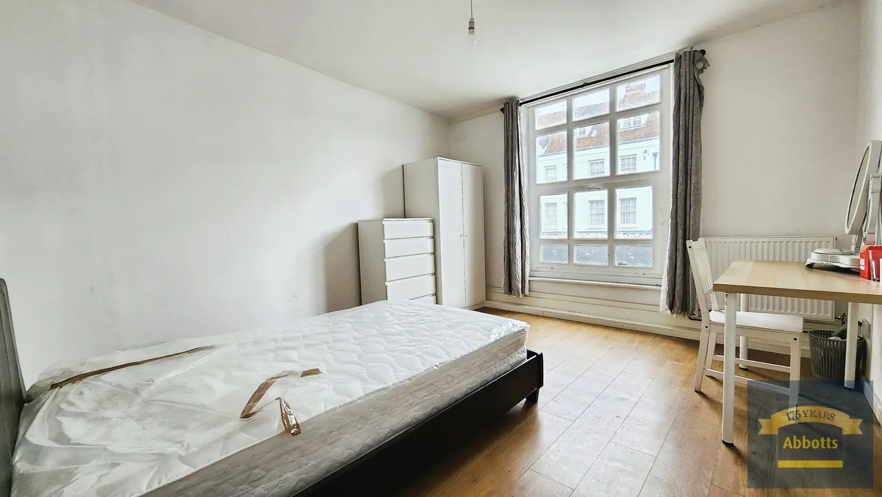 1 bed house to rent — High Street, Colchester