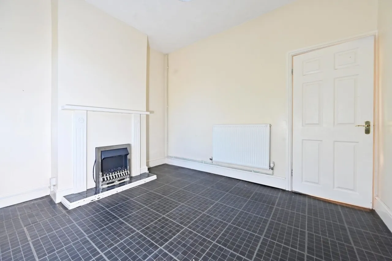 Werrington Road, Bucknall, Stoke-on-Trent, photo 2