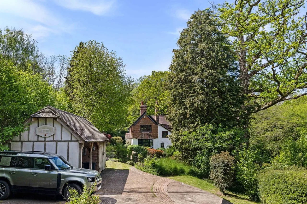 4 bed house for sale — Woodland Cottage, Blackham, Tunbridge Wells, Tunbridge Wells, TN3 9UA