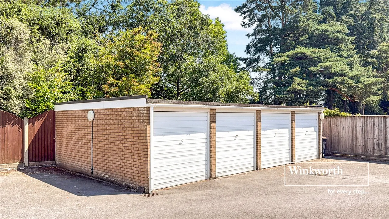 New Road, Ferndown, Dorset, BH22, photo 3