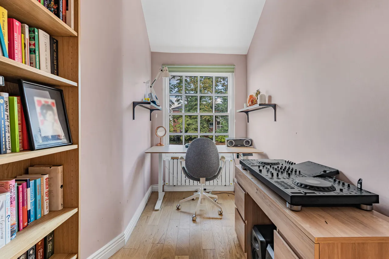 Upper Tulse Hill, London, SW2, photo 11
