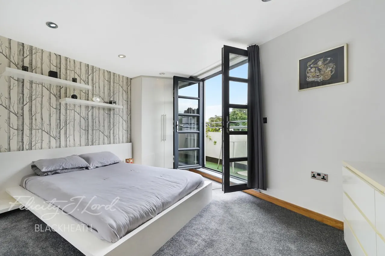 Station Crescent, Blackheath, photo 2