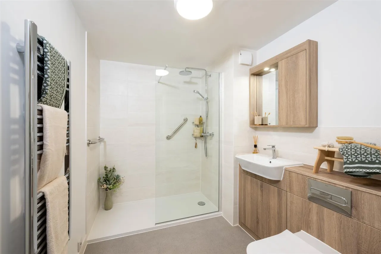 Worthing Road, Southwater, RH13, photo 6