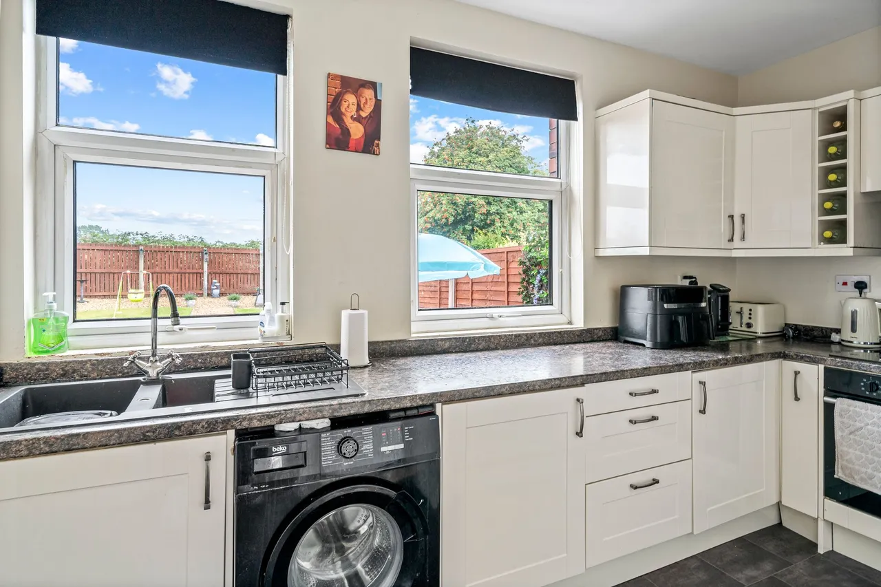 Coronation Street, Ashton-In-Makerfield, Wigan, WN4 0NH, photo 3