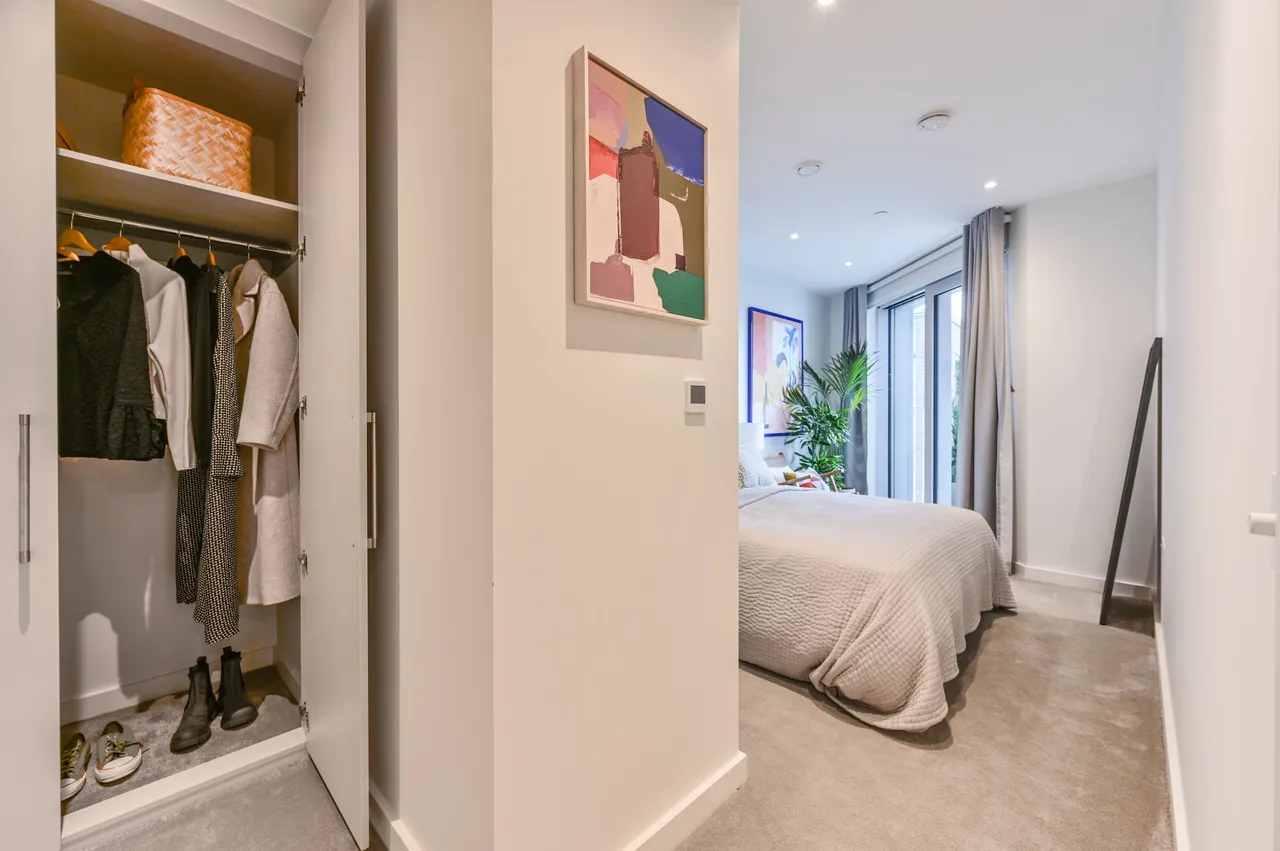 London, SW11, photo 16