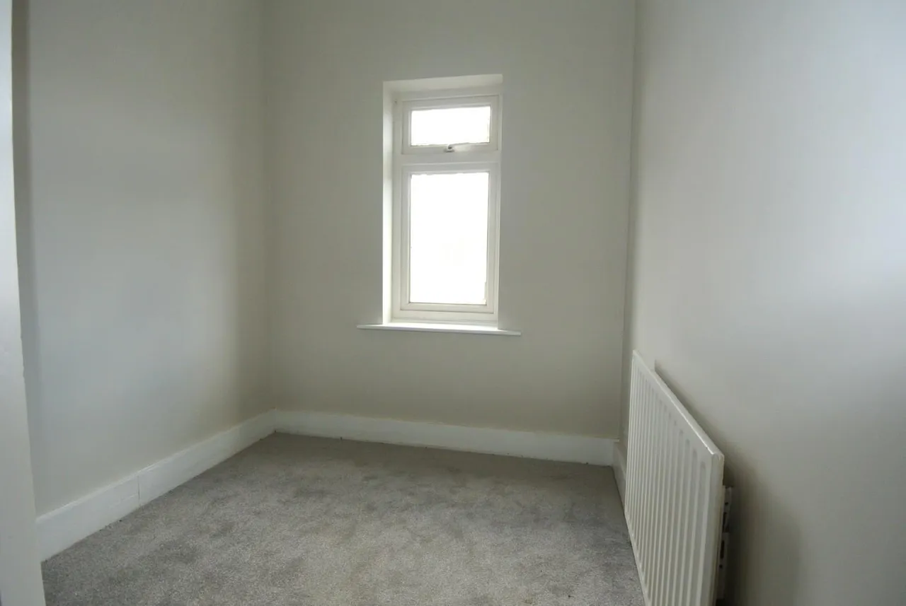 Imperial Road, Feltham, TW14 8AG, photo 9