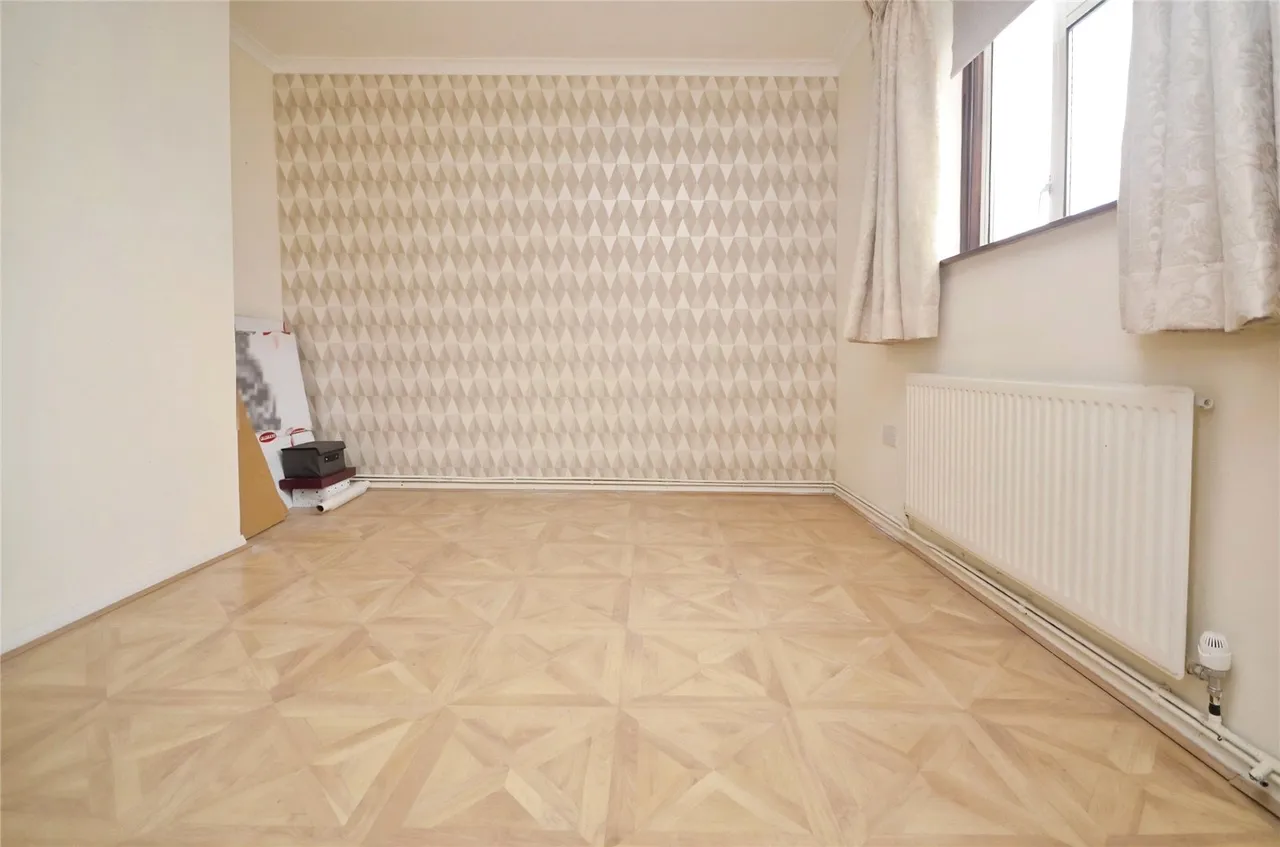 Woodbridge Lane, Romford, Essex, RM3, photo 3