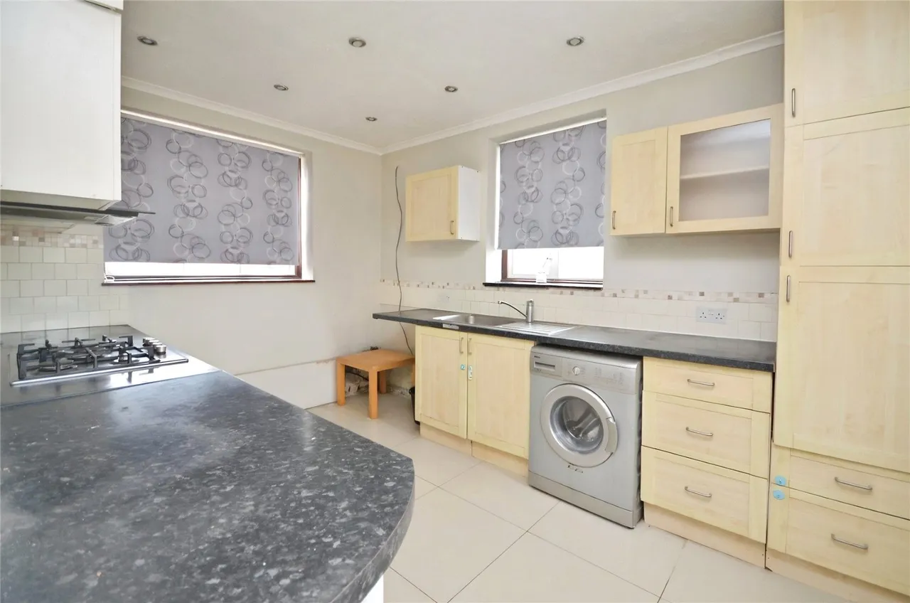 Woodbridge Lane, Romford, Essex, RM3, photo 4