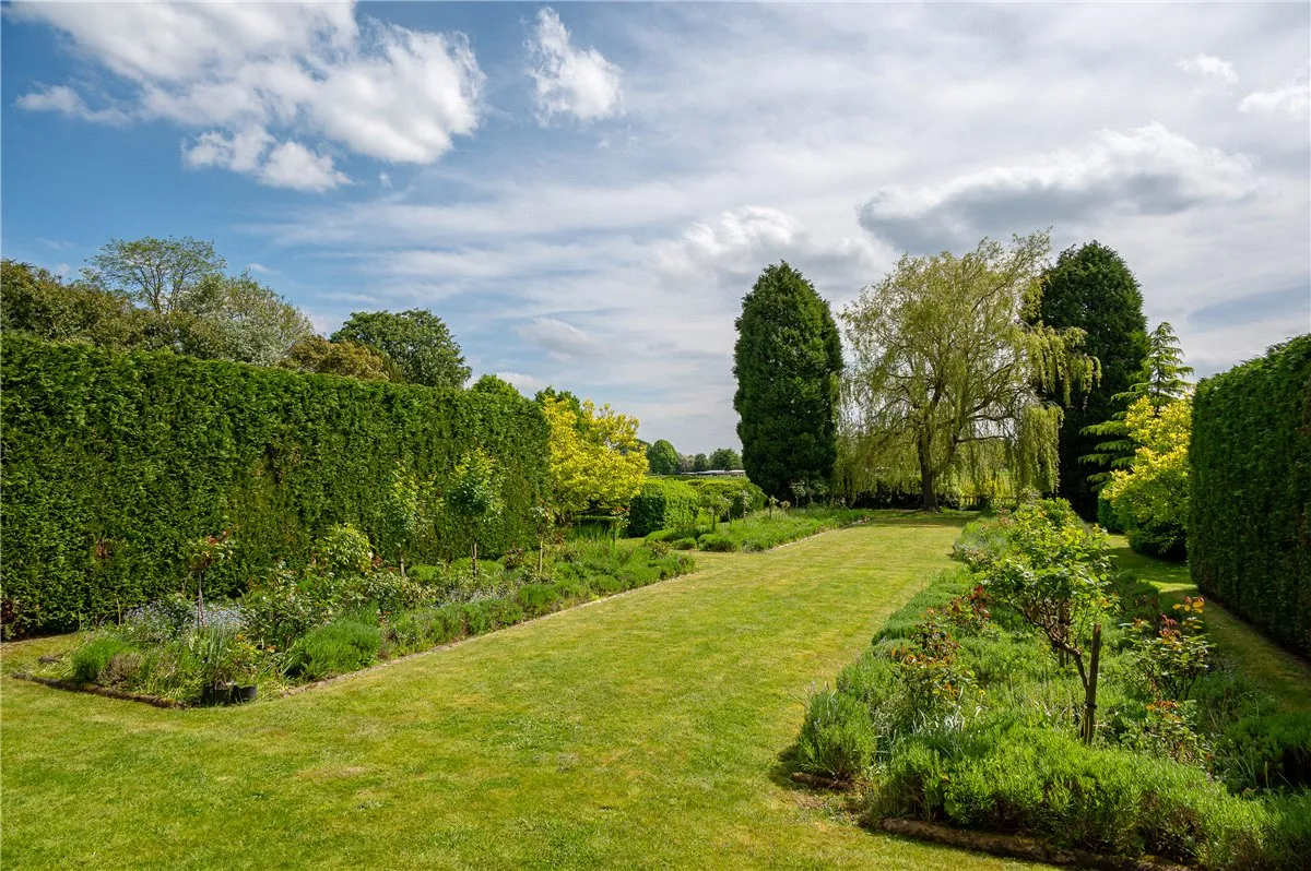 Grimston Park, Grimston, LS24, photo 2