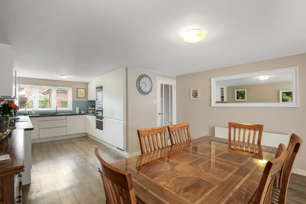 3 bed property for sale — Park Lane, Salisbury, Wiltshire, SP1 3NP