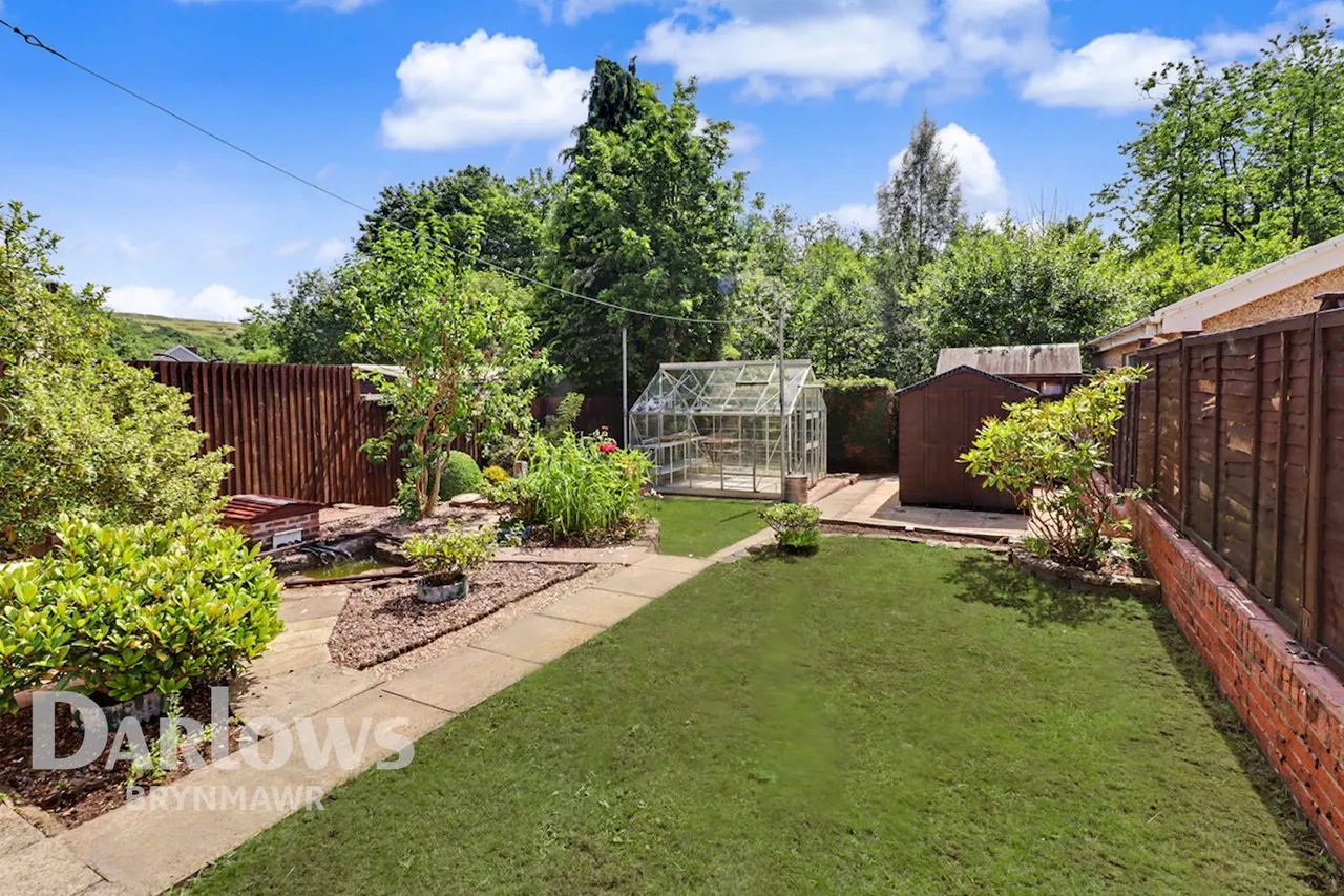 Cambridge Gardens, Ebbw Vale, photo 2