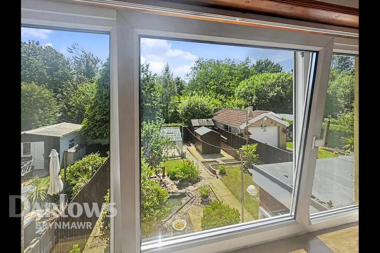 Cambridge Gardens, Ebbw Vale, photo 16