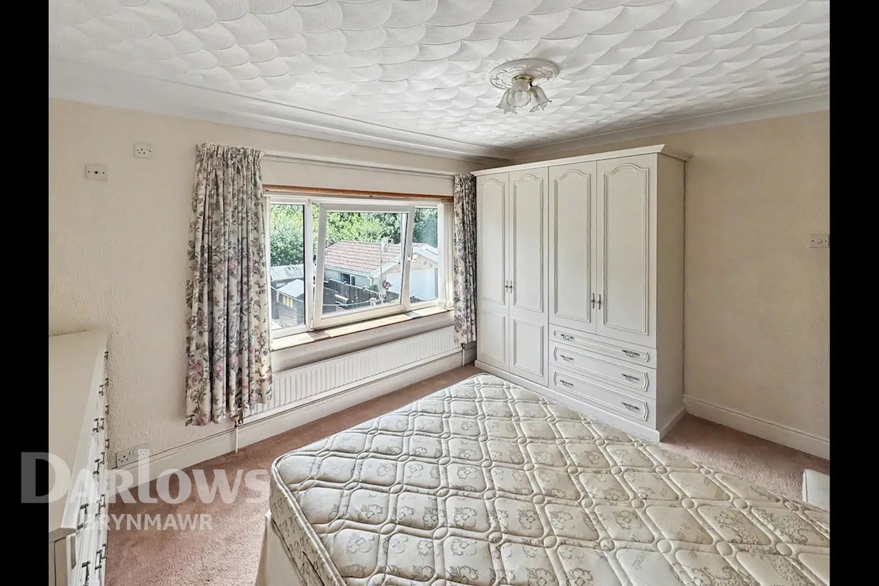 Cambridge Gardens, Ebbw Vale, photo 17