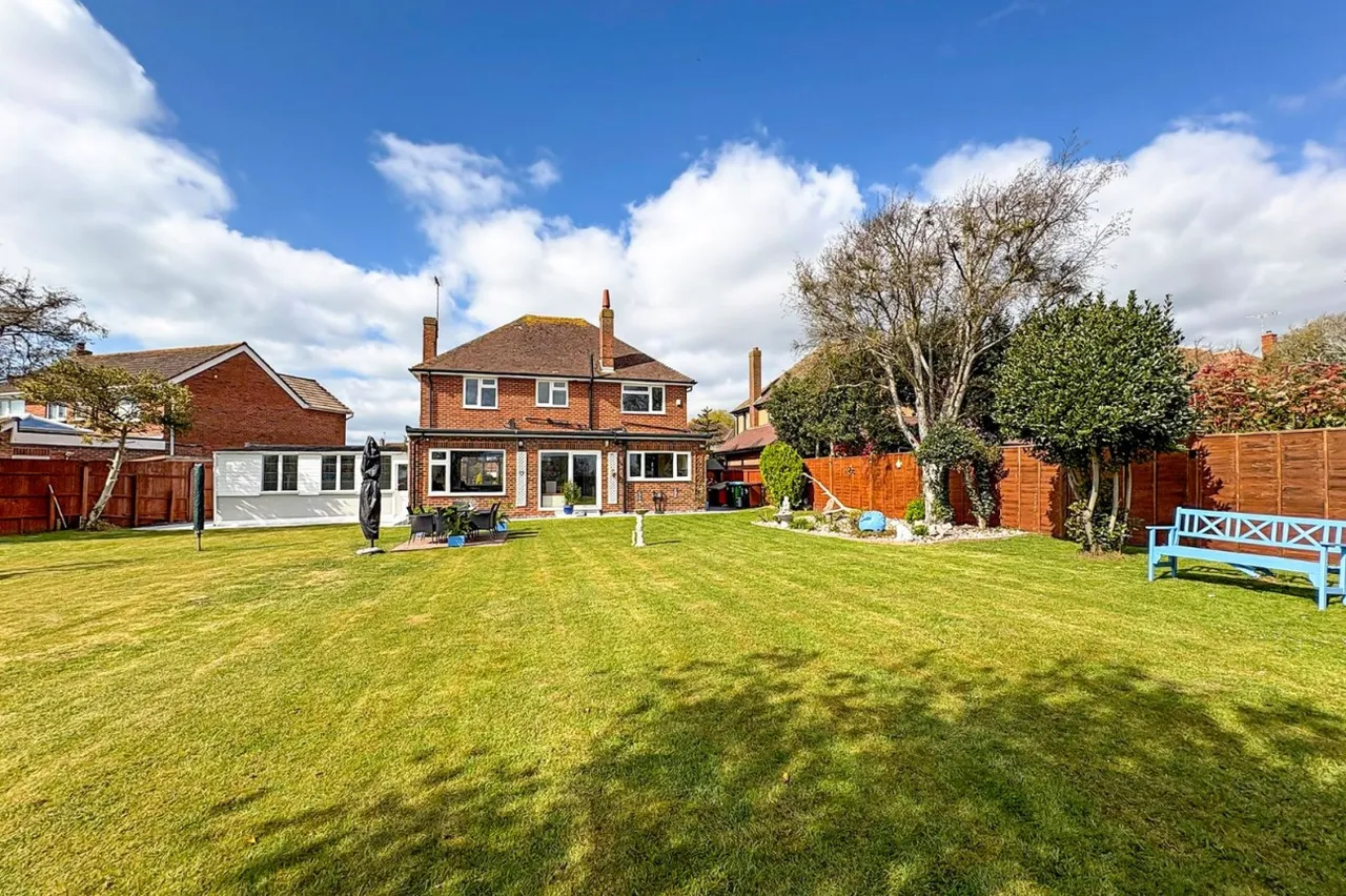 East Preston, Littlehampton, BN16, photo 9