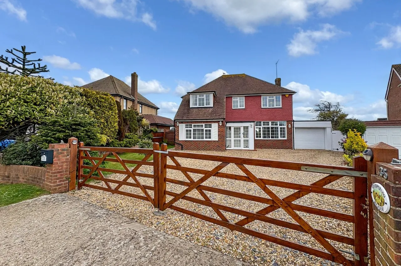 2 bed house for sale, East Preston, Littlehampton, BN16