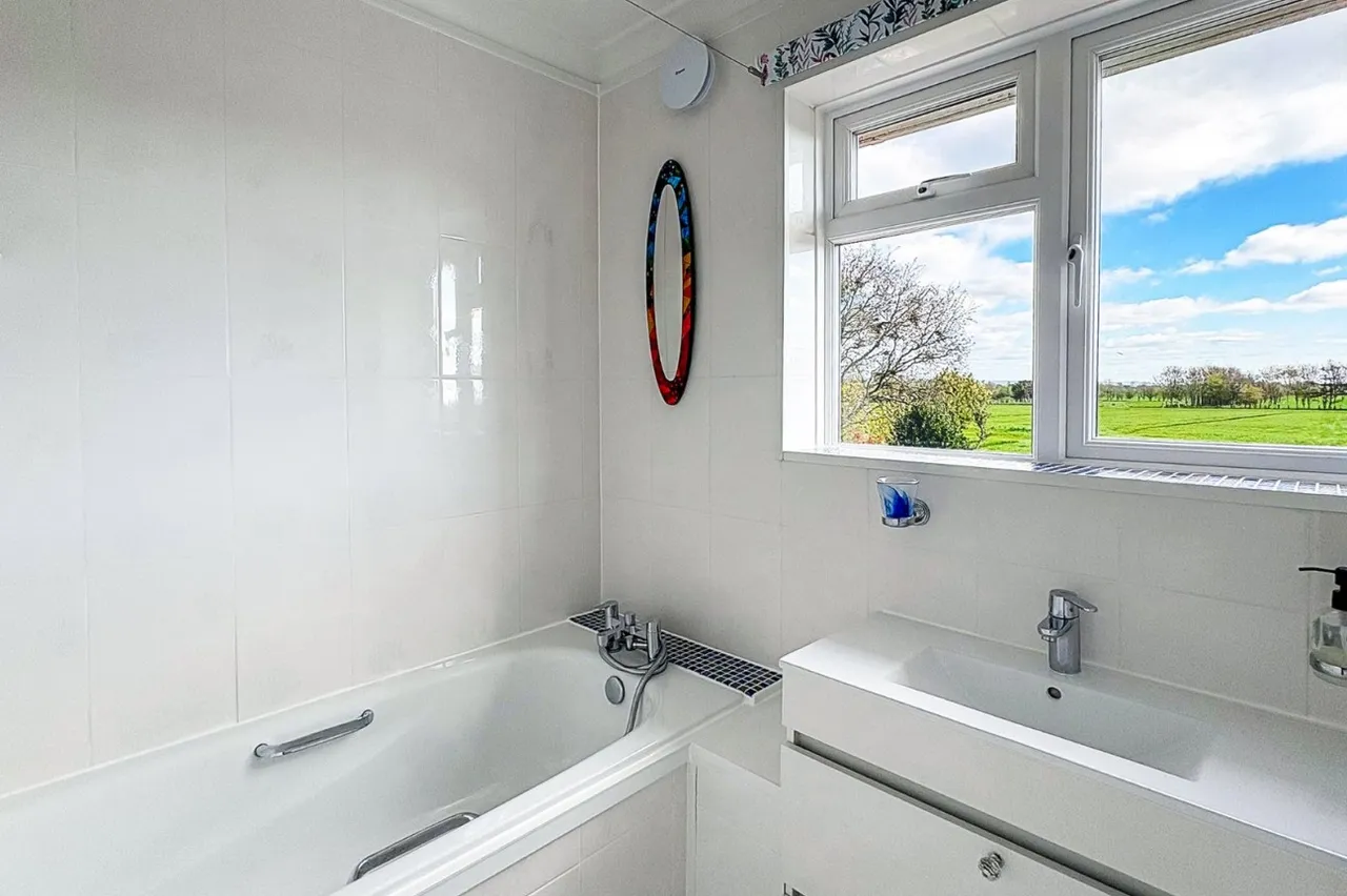 East Preston, Littlehampton, BN16, photo 22