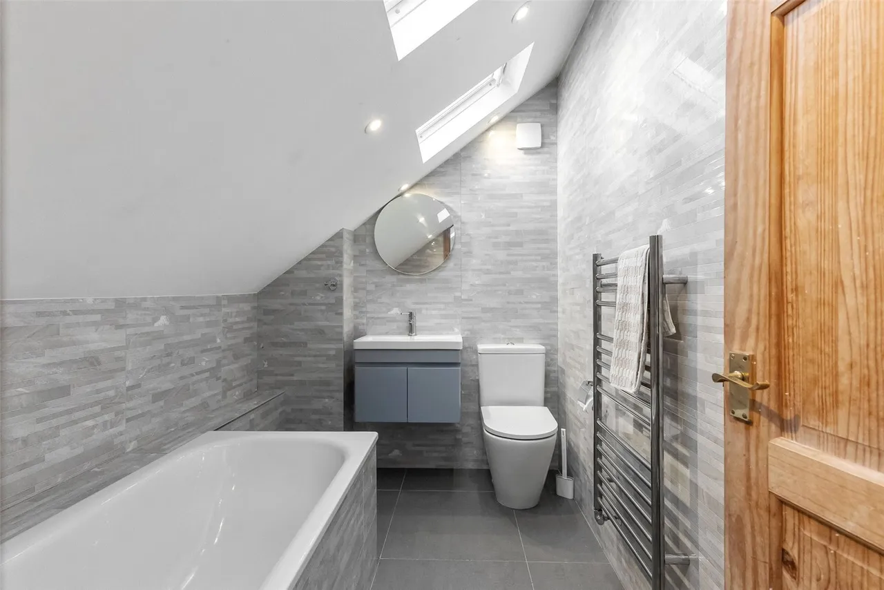 Tudor Road, Hampton, TW12 2NQ, photo 13
