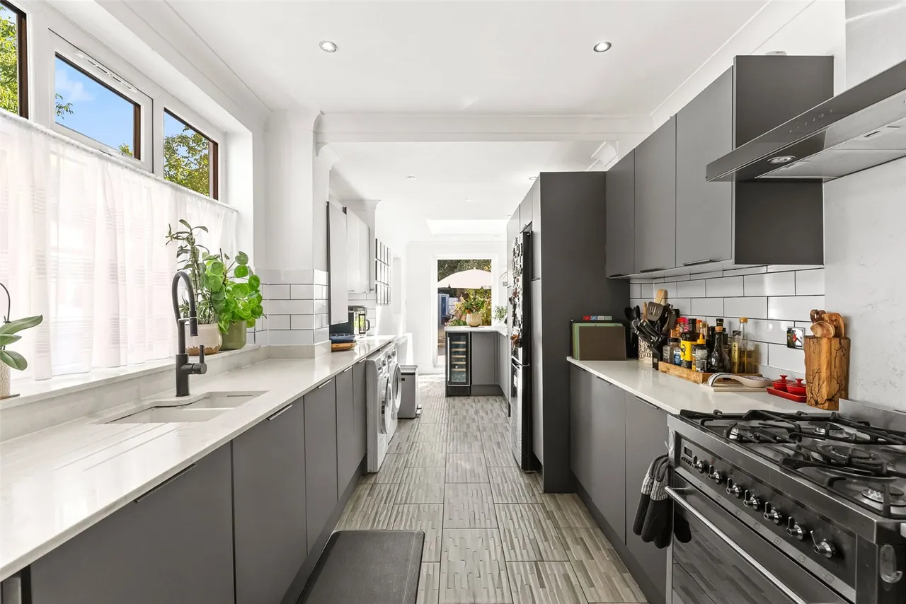 Tudor Road, Hampton, TW12 2NQ, photo 6