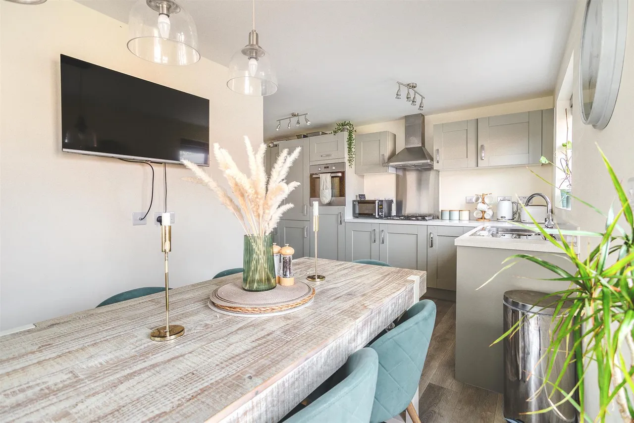 Iris Crescent, Mickleover, photo 5
