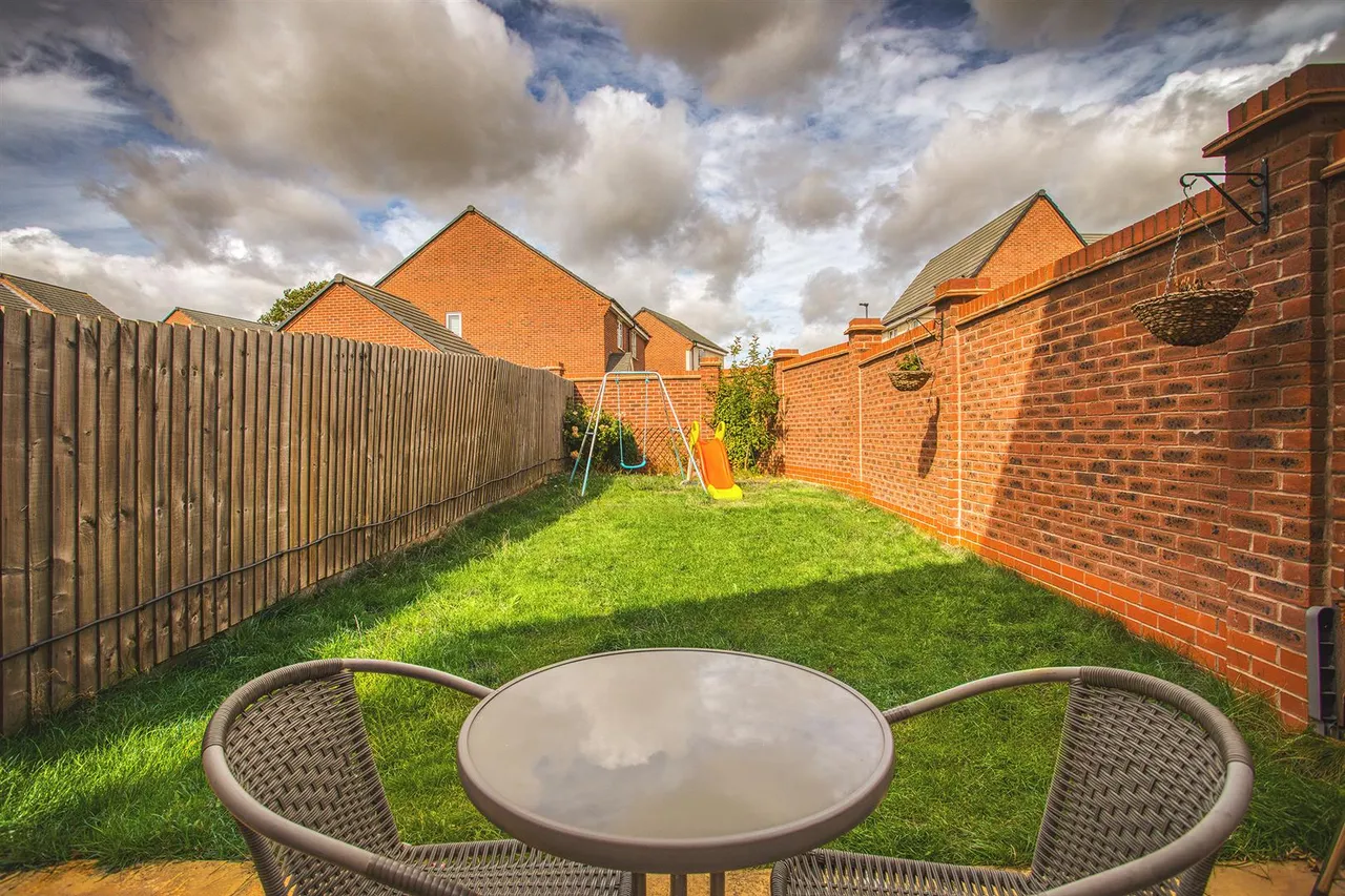 Iris Crescent, Mickleover, photo 4