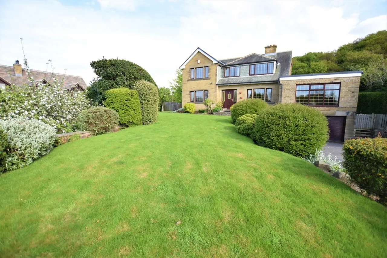 Albany Drive, Dalton, photo 7