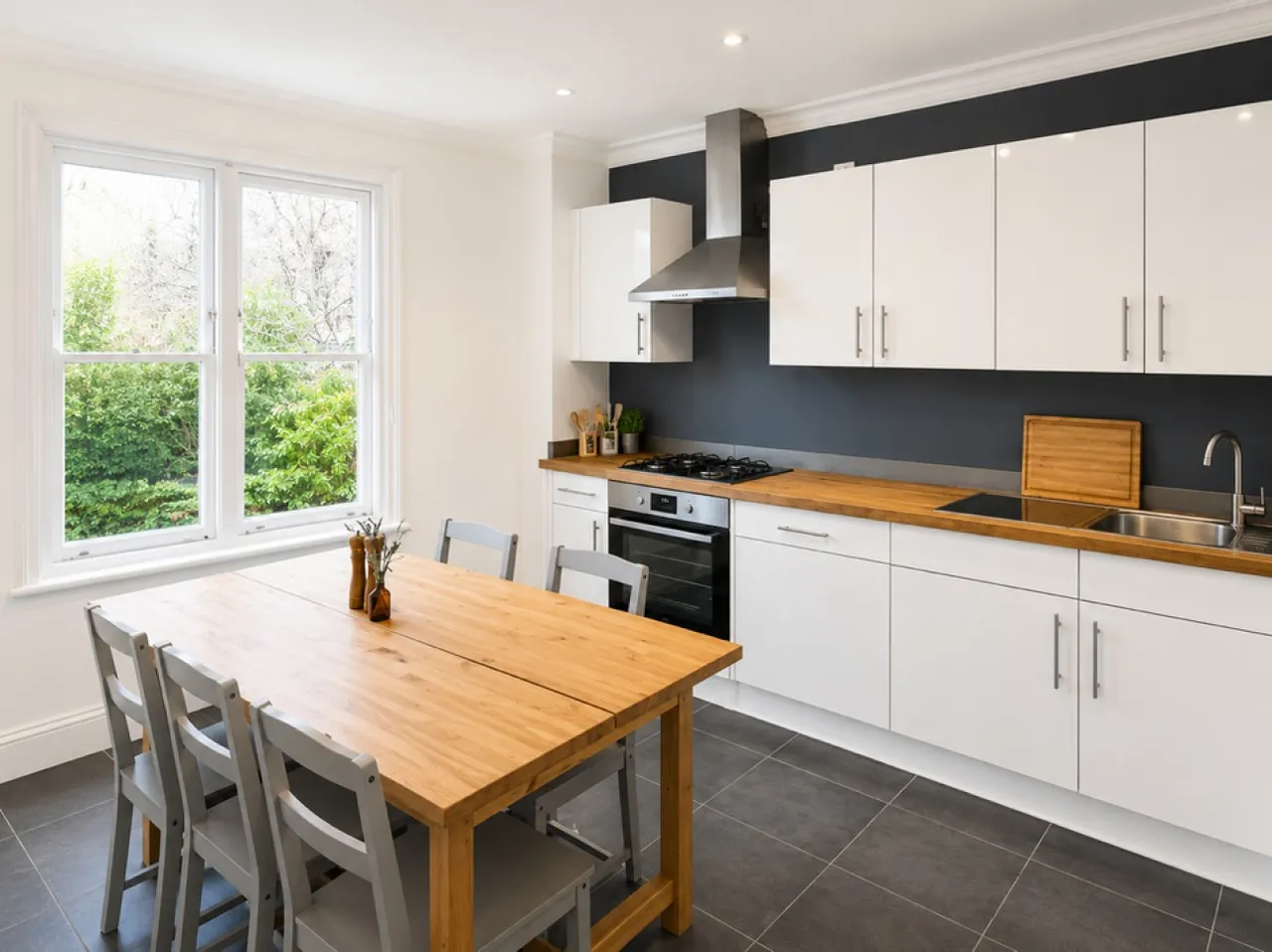 Chester Road, Northwood, Greater London, photo 6