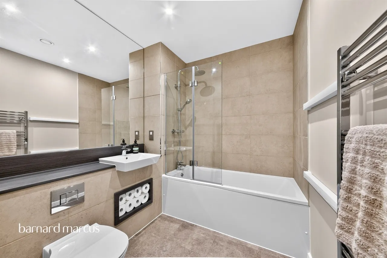 Bittacy Hill, London, NW7, photo 12