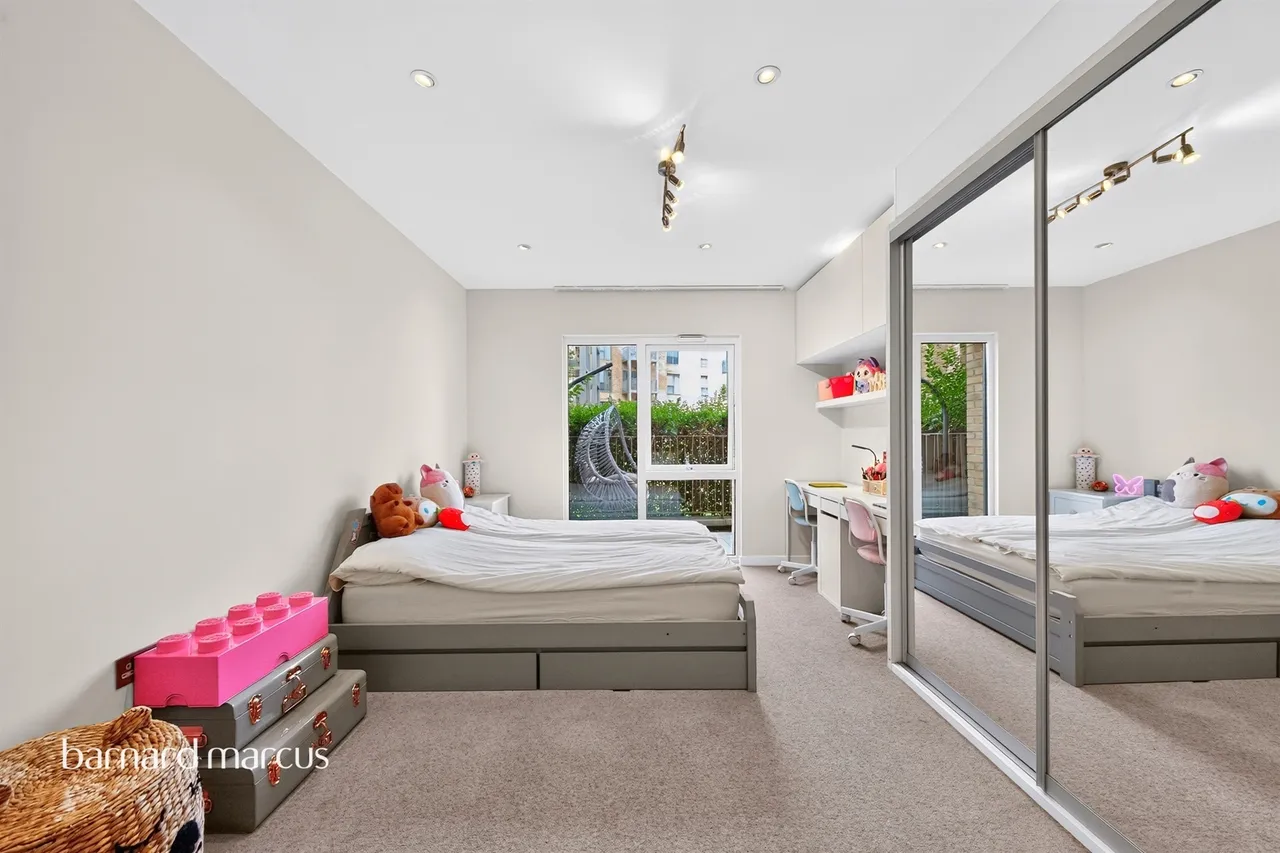 Bittacy Hill, London, NW7, photo 20