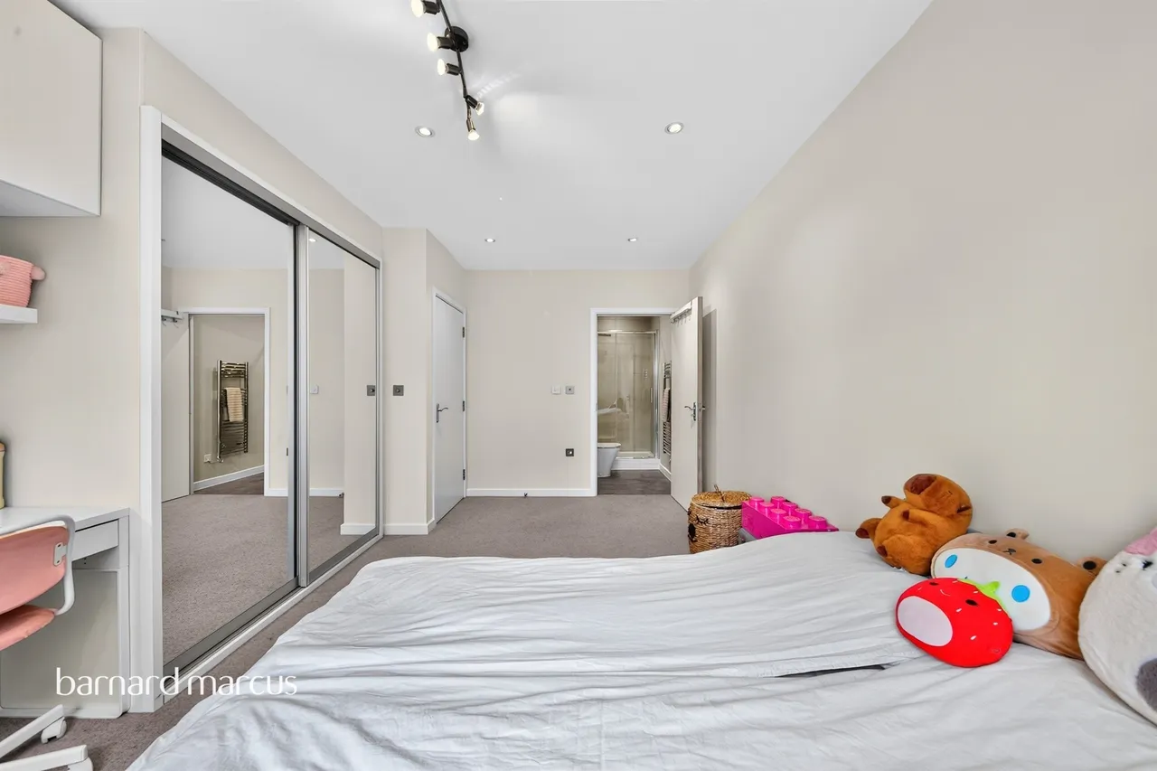 Bittacy Hill, London, NW7, photo 13