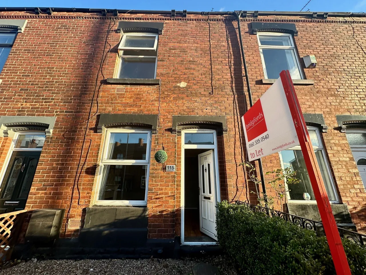2 bed house to rent — Cheetham Hill Road, Dukinfield, SK16
