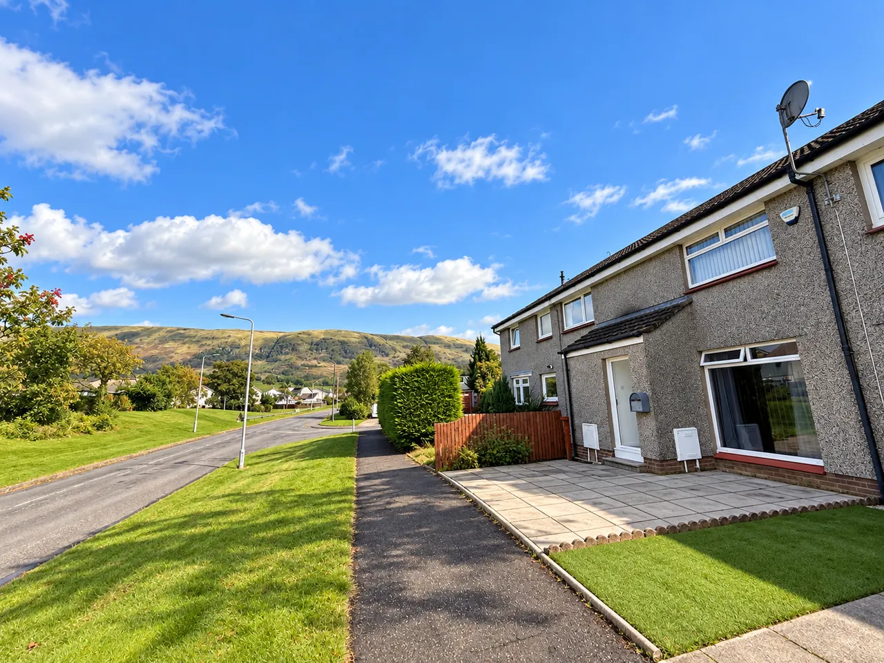 2 bed house to rent, Warren Walk, Lennoxtown, G66