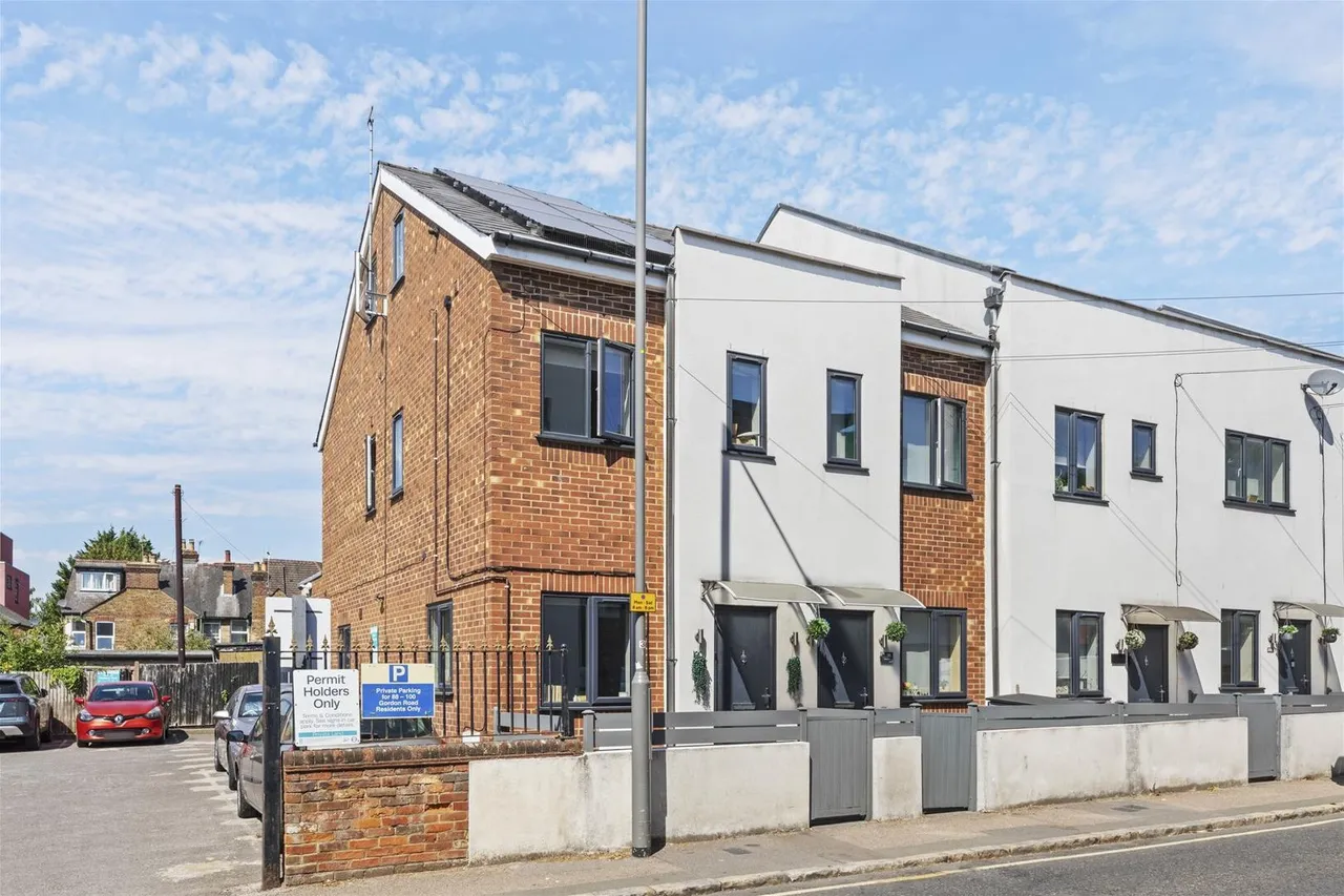 3 bed house for sale, Gordon Road, High Wycombe, HP13