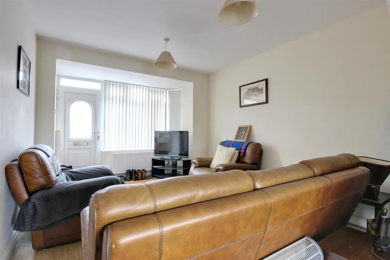 Old Village Road, Little Weighton, photo 9