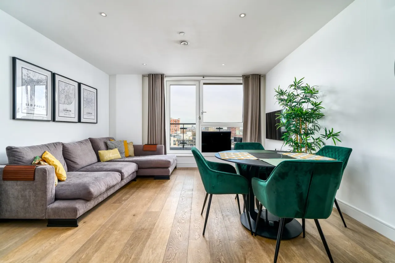 Flotilla House, Battersea Reach, photo 2