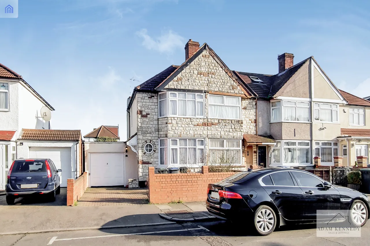2 bed house for sale — 35 Devonshire Road, Edmonton, London, N9 8NG