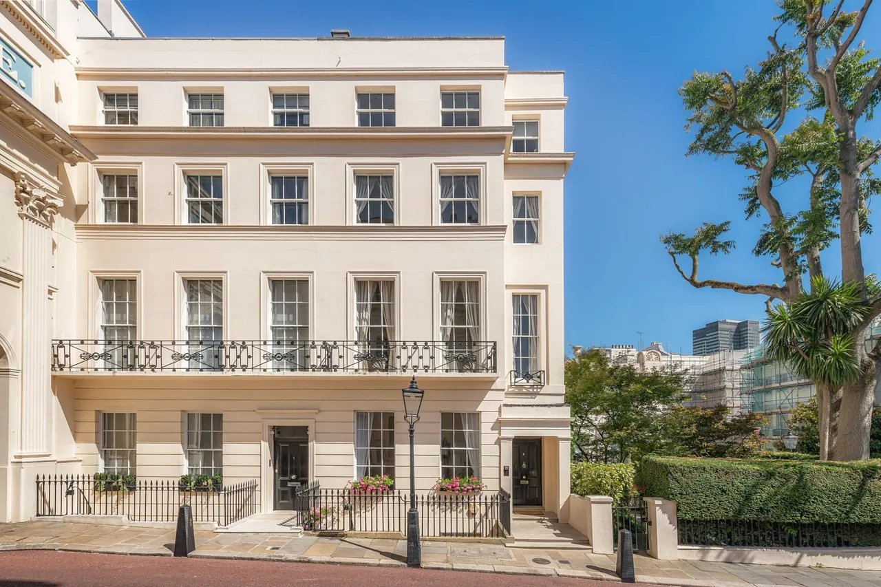 5 bed property for sale, Chester Terrace, Regent's Park, NW1