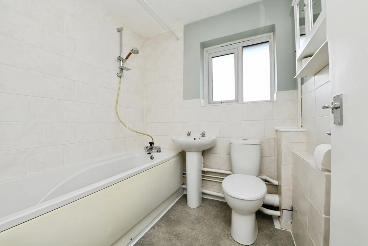 Brackendale Court, Basildon, Essex, SS13, photo 12
