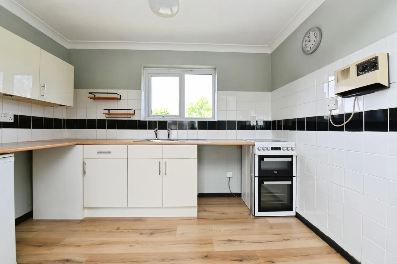 Brackendale Court, Basildon, Essex, SS13, photo 7