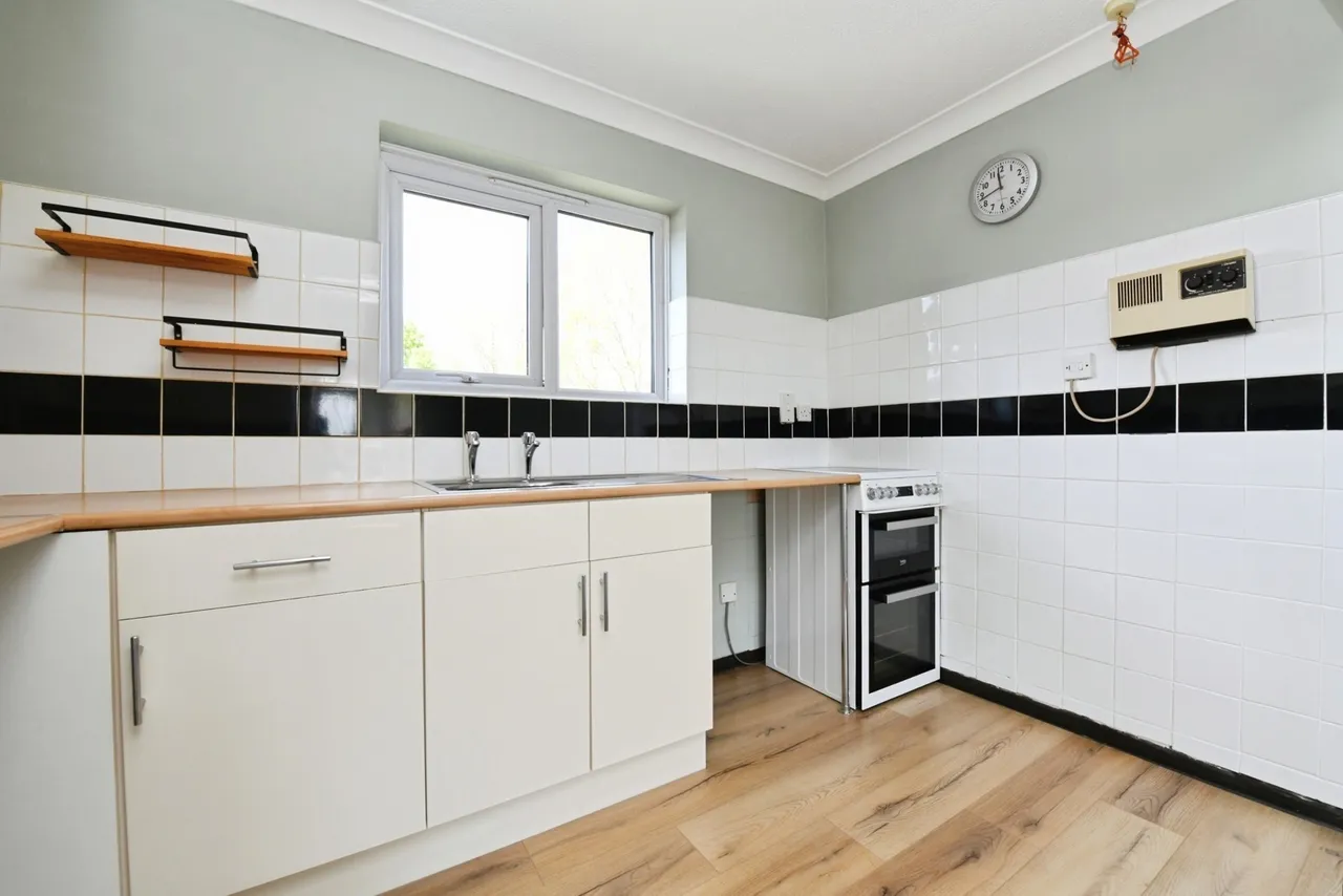 Brackendale Court, Basildon, Essex, SS13, photo 8
