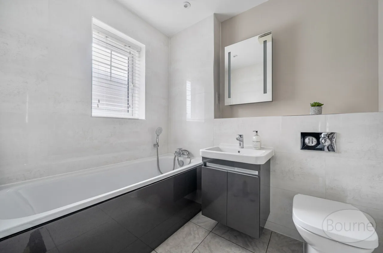 Wadebridge Rise, Medstead, GU34, photo 12