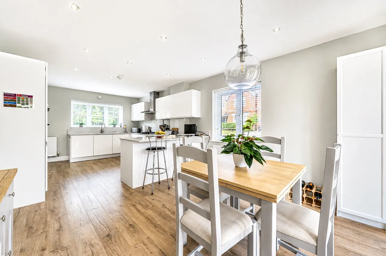 Wadebridge Rise, Medstead, GU34, photo 2
