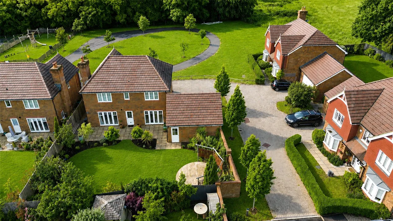 Wadebridge Rise, Medstead, GU34, photo 14